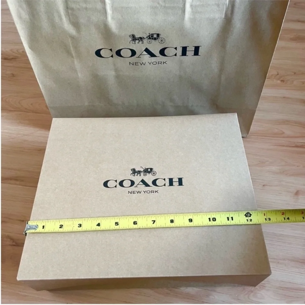 Coach shopping bag + Gift Box
